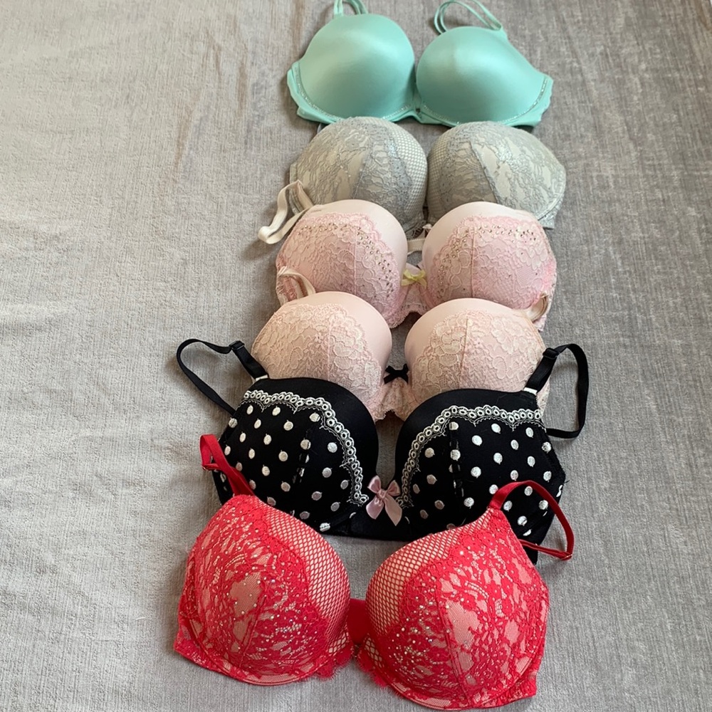 Victoria’s Secret 32DD bra set
